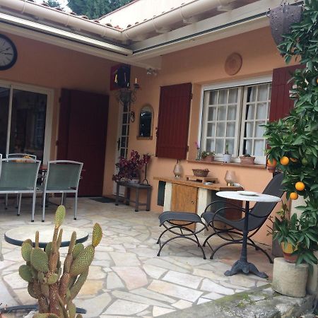 Chambre Dans Villa Charmante Vallabrègues Екстериор снимка